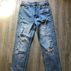 BDG Size 25 Relaxed Straight Mom Jeans Distressed